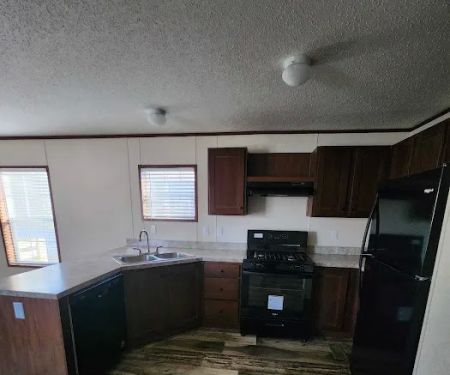 Sunset Village Mobile Home Park & RV Campground