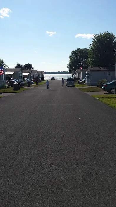 Lakeshore Terrace Manufactured Home Community 3
