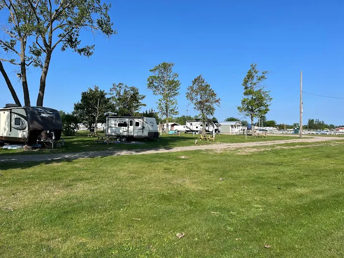 Charity Island Landing and RV Park 4