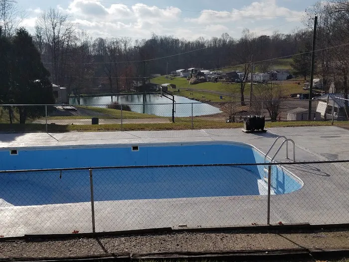 LA-Z Acres Campground 10