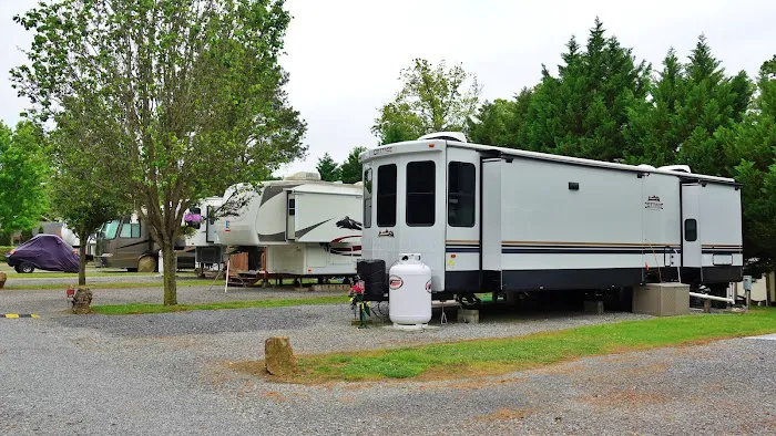 Waters Edge RV Park and Marina 1