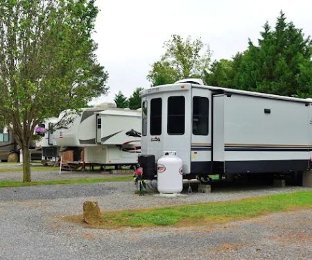Waters Edge RV Park and Marina