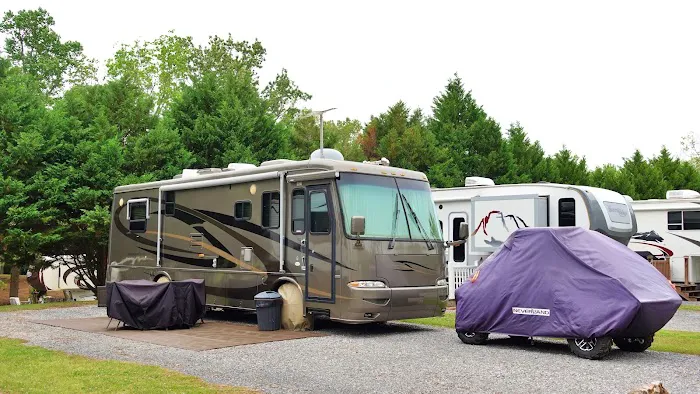 Waters Edge RV Park and Marina 7
