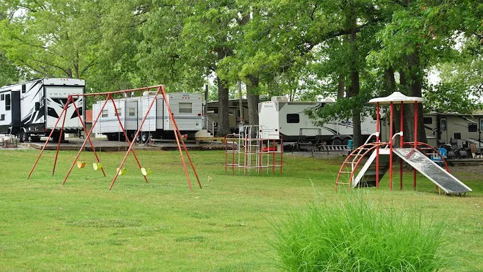 Waters Edge RV Park and Marina 9