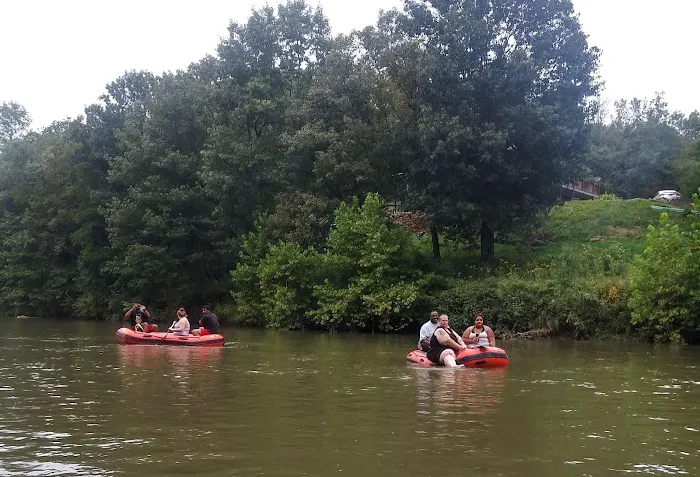 Garrisons River Resort 9