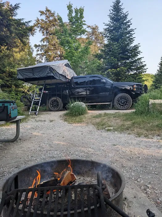 Little Beaver Lake Campground Trailhead 9
