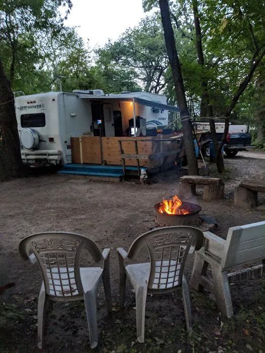 Kozy Oaks Kamp 8