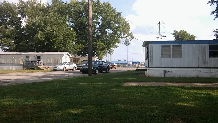 Greenlawn-Pinetree Mobile Home 1