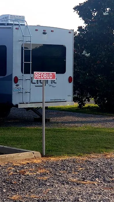 The Magnolia Campground and Store 1