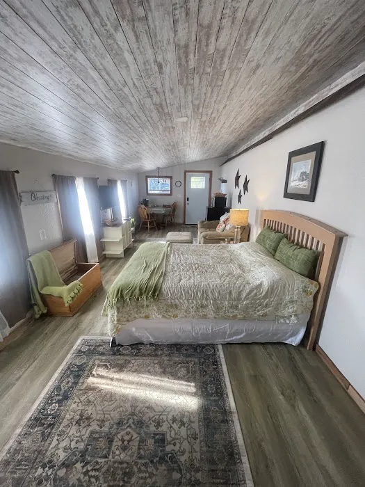 Ozark crossing Rv park and cabin 7
