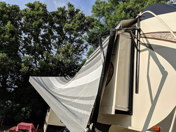 Country Camping Tent & RV Park 10