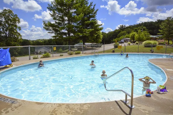 Hocking Hills KOA Holiday 4