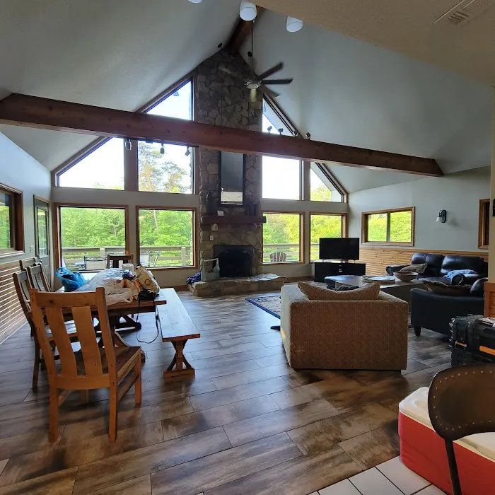 Hocking Hills Fireside Lodge 2