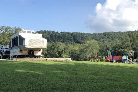 Callies Lake And Campground in Red River Gorge
