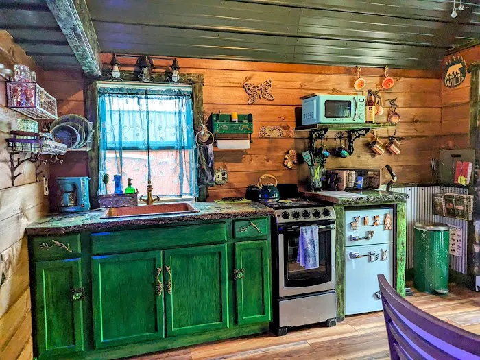 Fireglow Forest Riverside Cabin Rentals 8