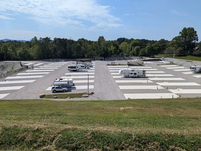 LAKESIDE OASIS RV PARK 9