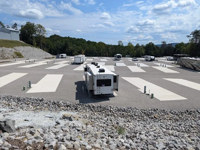 LAKESIDE OASIS RV PARK 8