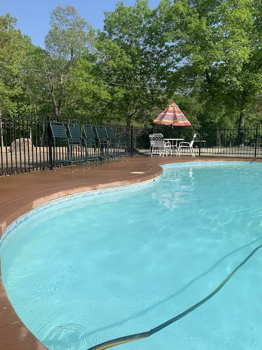 Majestic Oaks RV Park & Campground 1