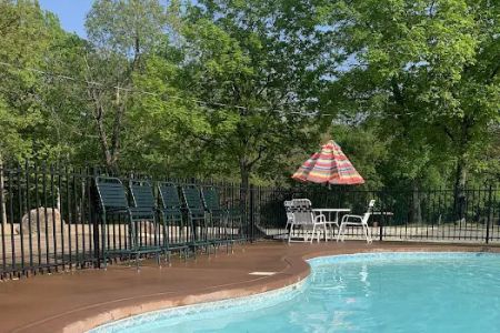 Majestic Oaks RV Park & Campground