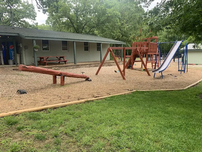 Majestic Oaks RV Park & Campground 4