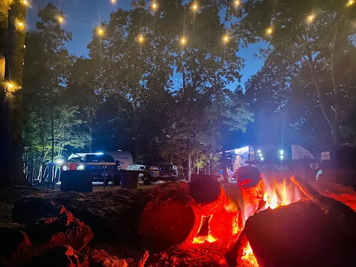 2 Broke Girls Campground 4