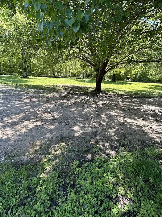 Rhett’s Rv Parking And Storage 10