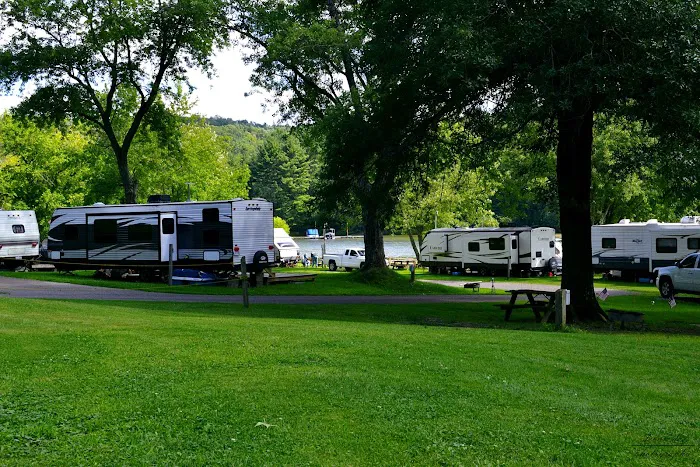 Leesville North Fork Marina & Campground 8