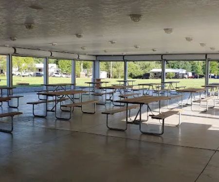 McDermottu2019s Lakefront Campground