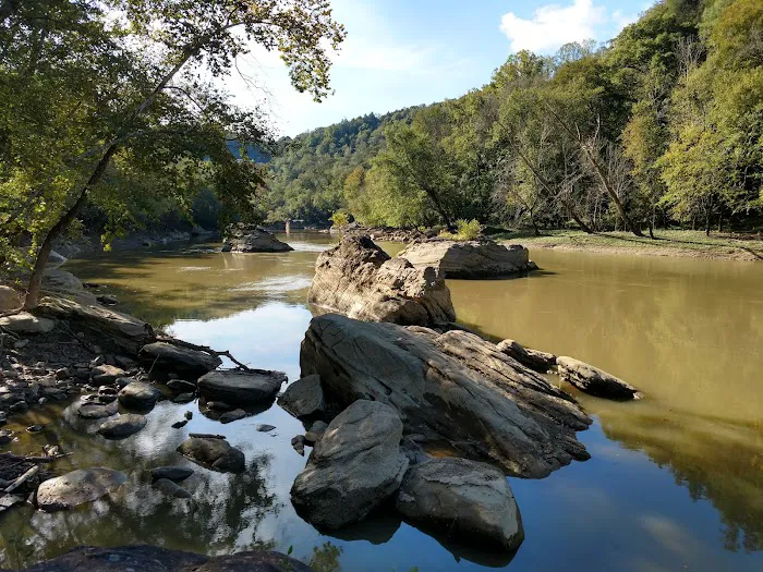 Bee Rock / Rockcastle Rapids Trail Head 8