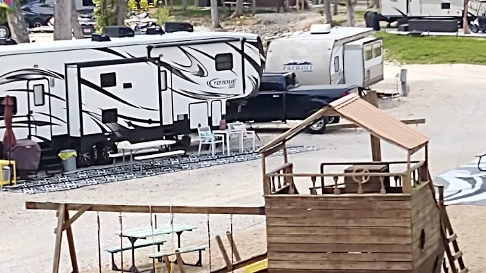 2BEACHES RV PARK 5
