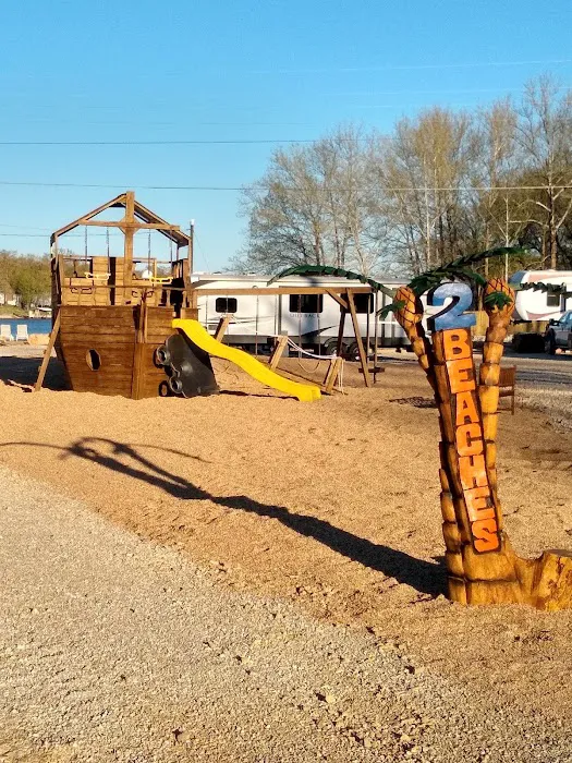 2BEACHES RV PARK 8
