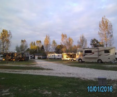 Lamplight Lane RV Resort at Glen Oaks