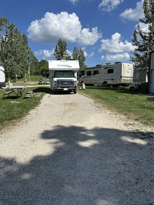 Lamplight Lane RV Resort at Glen Oaks 3