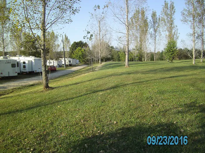 Lamplight Lane RV Resort at Glen Oaks 8