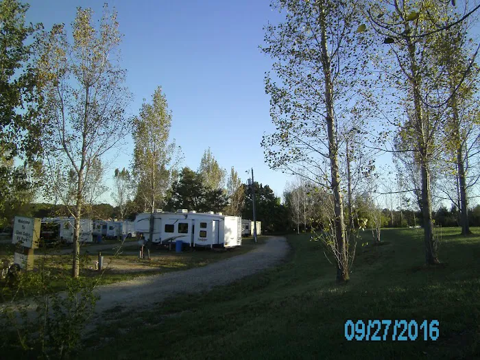Lamplight Lane RV Resort at Glen Oaks 9