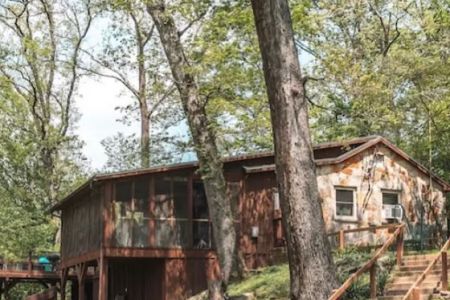 Jesse James River Resort