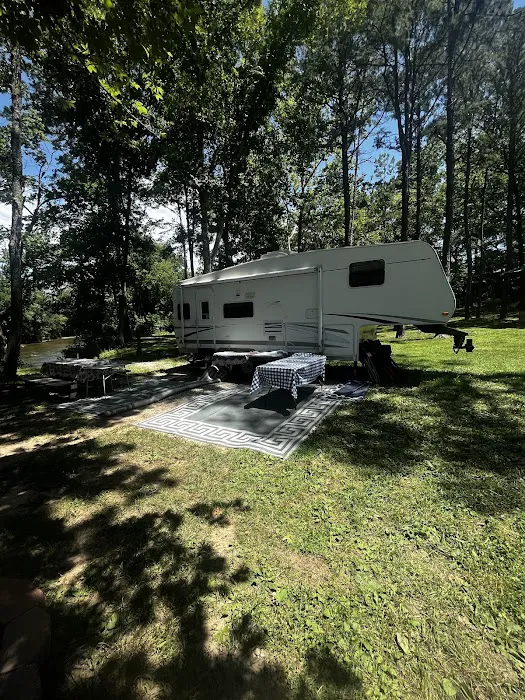 Jesse James River Resort 9
