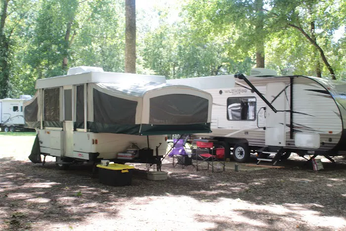 Ozark Riverfront Campground & RV Park 4