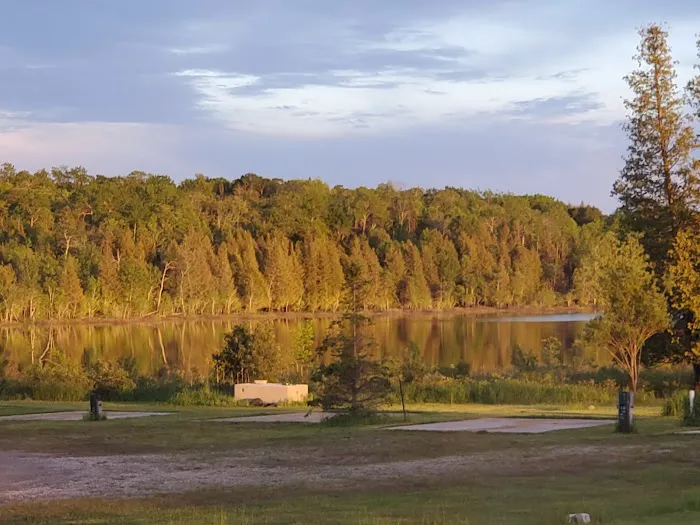 Trailhead Bar, Restaurant & Campground 3