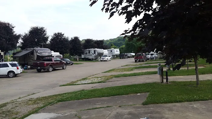 Katie's Duds & Suds RV Park 5
