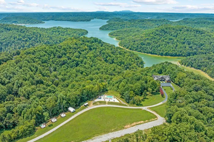 Tennessee Glamping Resort on Center Hill Lake 2