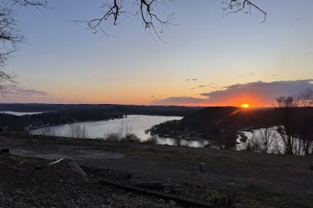 Clapping Oaks Campground and Lodging