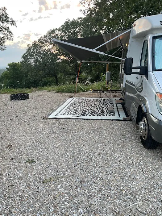 Clapping Oaks Campground and Lodging 6
