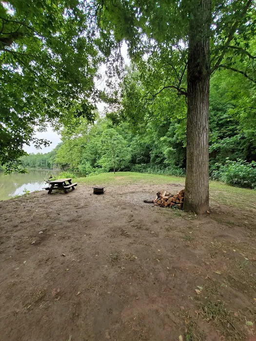 Mother Nature's Riverfront Retreat 9