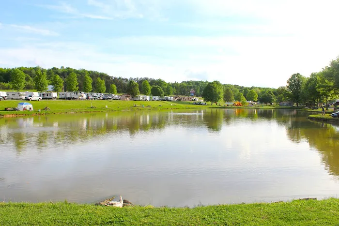 Lazy Dog Camp Resort & Pay Lake 5