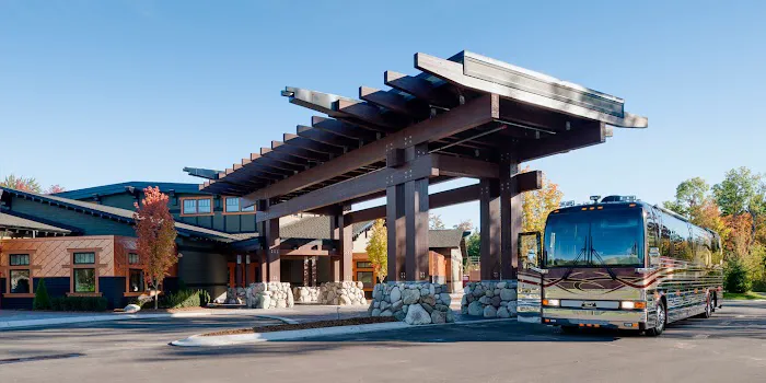 Hearthside Grove Motorcoach Resort 9