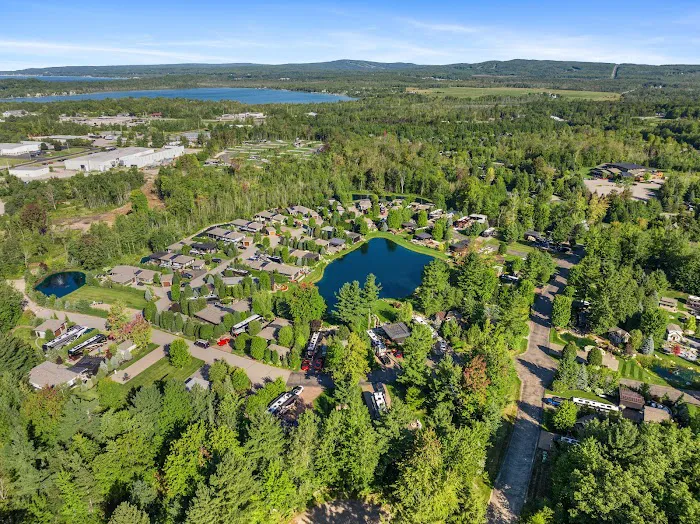 Hearthside Grove Motorcoach Resort 10
