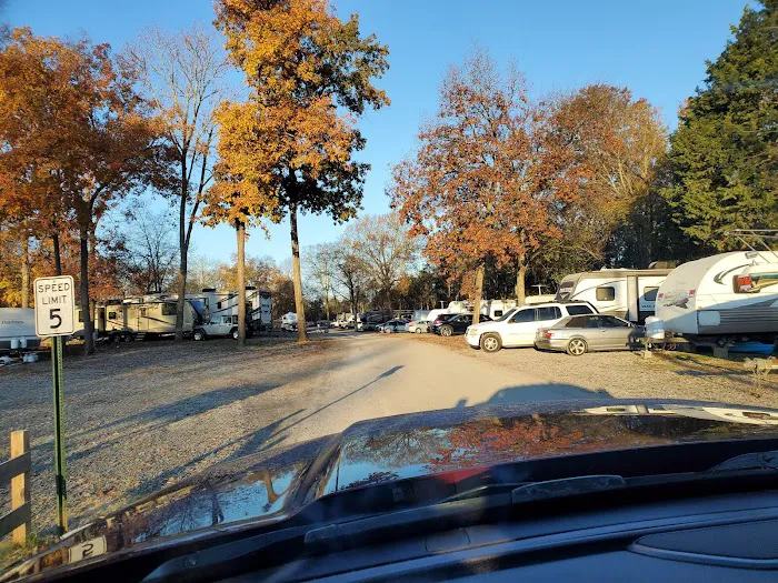 TN 40 & RV Park - Free Wifi 7