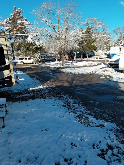 Cedar Groves RV Resort 5