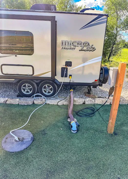 Oregon Trail Glamping and RV Park Hiawatha, KS 7